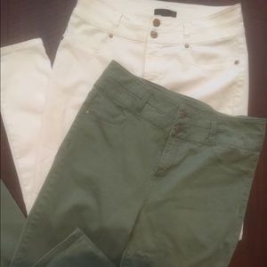 NEW Women's HIGHWAISTED Jeans !!